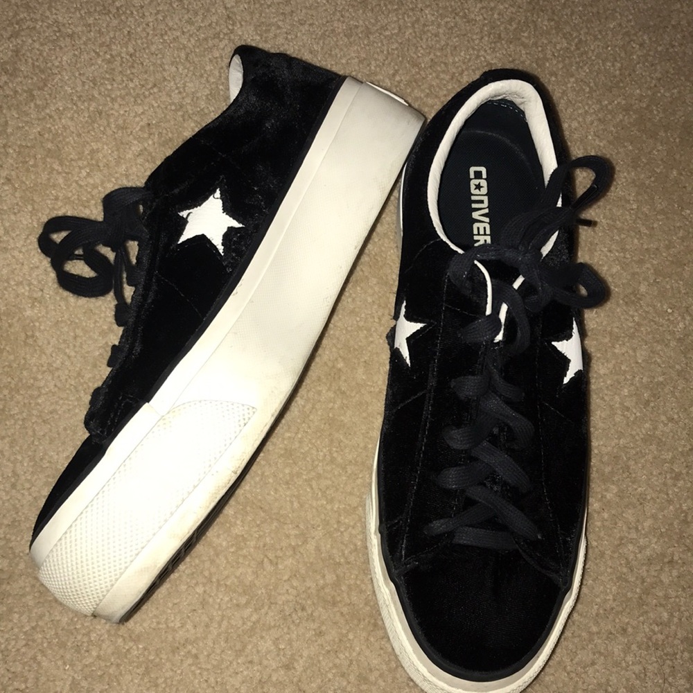 Super cute shoes but they don’t fit me.